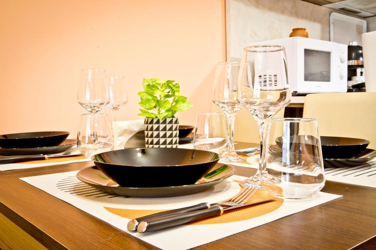 Sunflower Apartment City Center Plovdiv Buitenkant foto