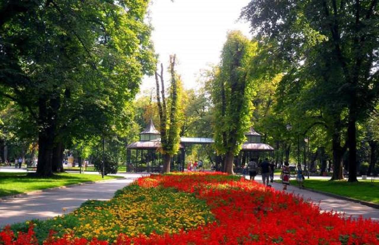 Sunflower Apartment City Center Plovdiv Buitenkant foto