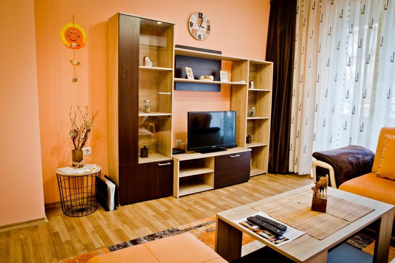 Sunflower Apartment City Center Plovdiv Buitenkant foto