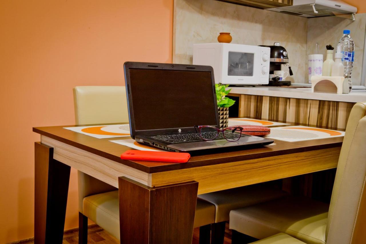 Sunflower Apartment City Center Plovdiv Buitenkant foto